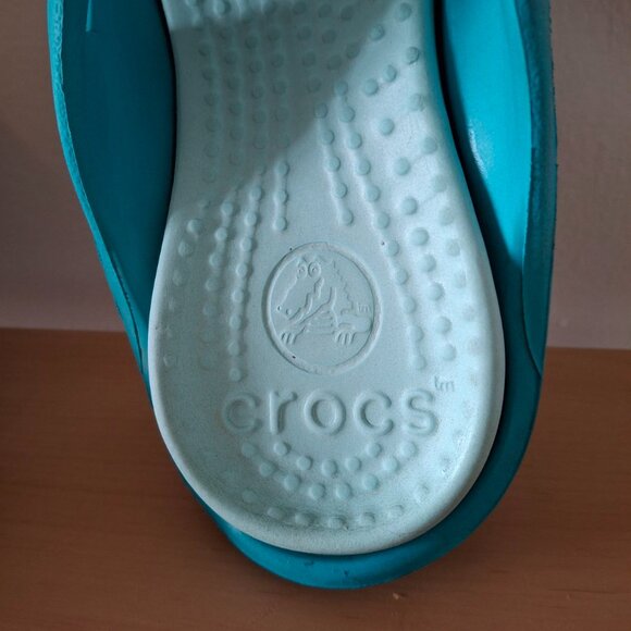 Crocs Women's Blue Flip Flops - Picture 3 of 5